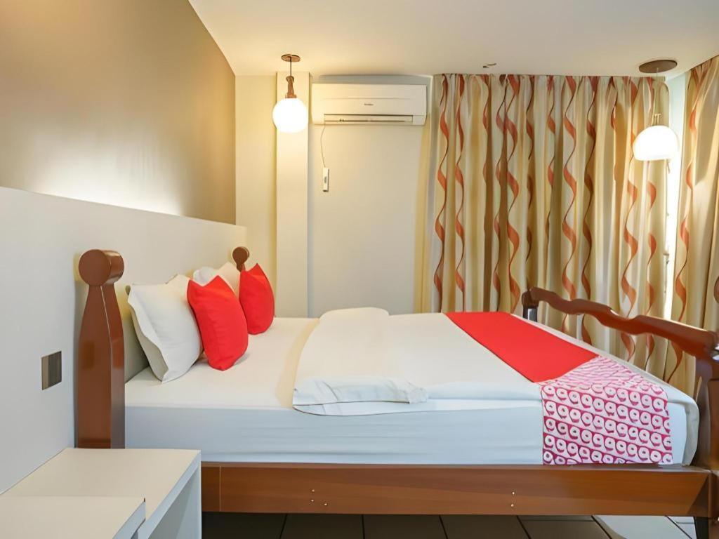 900 Inn Bintulu Exterior foto